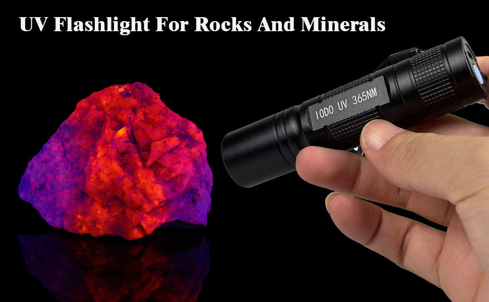 What should I consider when choosing a 365nm UV flashlight?