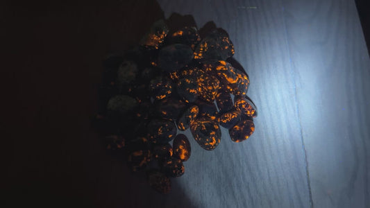 365 nm UV-Taschenlampe für die Steinsuche und Mineraliensuche – Professionelles Edelstein-Detektor-Tool mit leistungsstarker Kurz-/Langwelle, tragbares UV-Licht für die Bewertung von Kristallen, Achaten, Uranglas und Jade