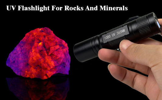 Are UV flashlights effective in snowy conditions for rock hunting?
